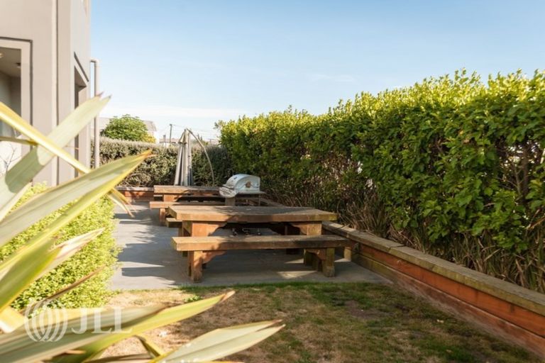 Photo of property in 48 Lismore Street, Merrilands, New Plymouth, 4312