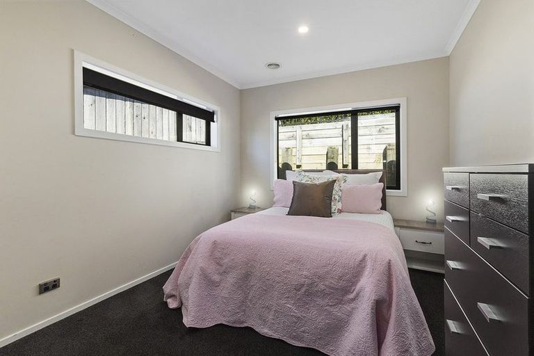 Photo of property in 13 Madeira Close, Whitby, Porirua, 5024