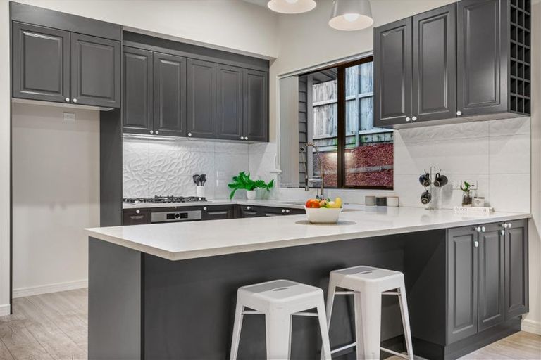 Photo of property in 1 Barrique Road, Kumeu, 0810