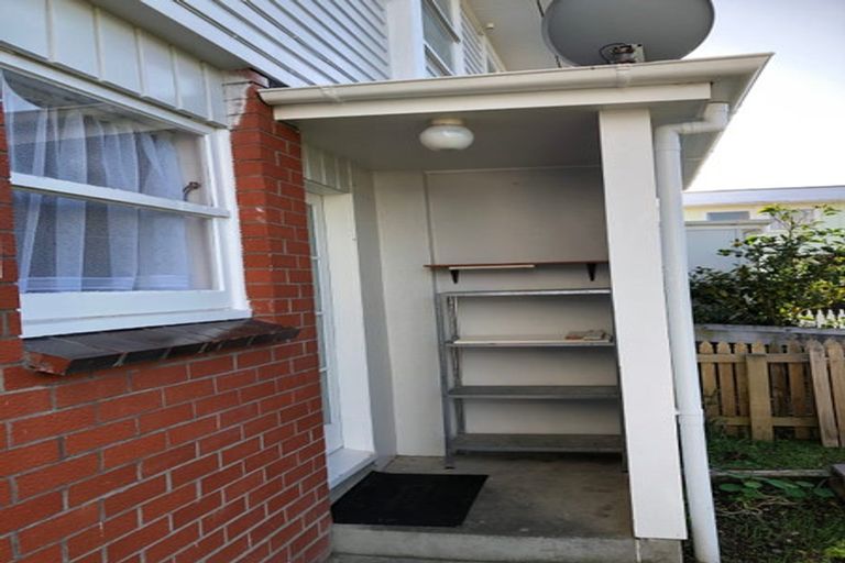 Photo of property in Shakespeare Flats, 8/48 Merton Street, Trentham, Upper Hutt, 5018