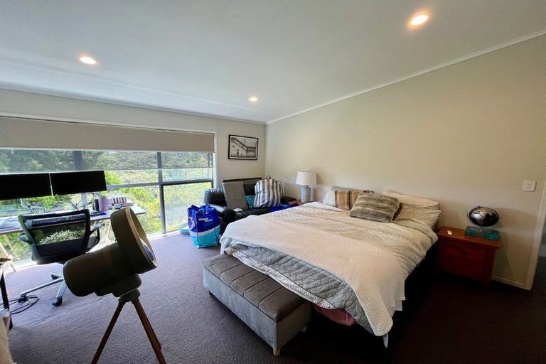Photo of property in 32 Jonkers Road, Waitakere, Henderson, 0782