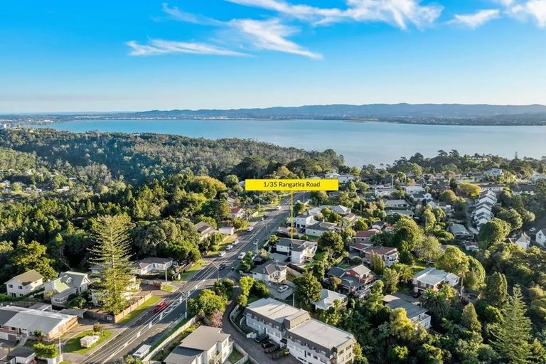 Photo of property in 1/35 Rangatira Road, Beach Haven, Auckland, 0626