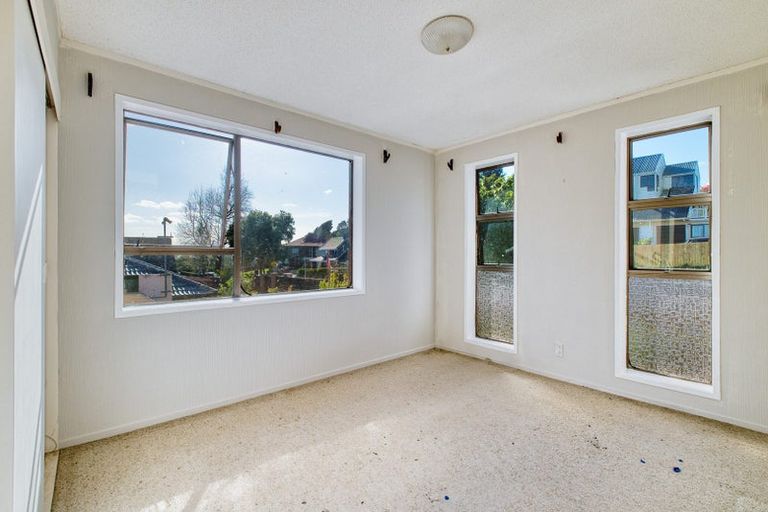 Photo of property in 35 Goodwood Drive, Goodwood Heights, Auckland, 2105