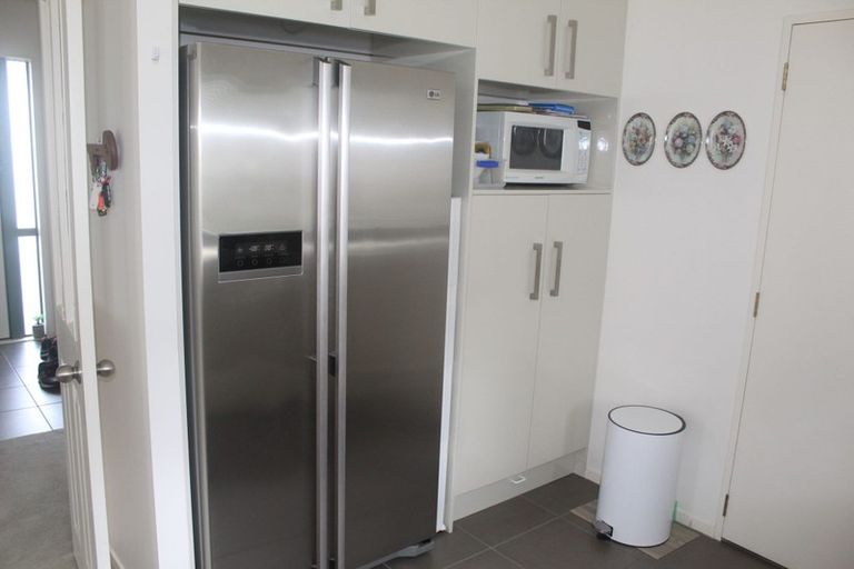 Photo of property in 2/15 Manuka Road, Bayview, Auckland, 0629