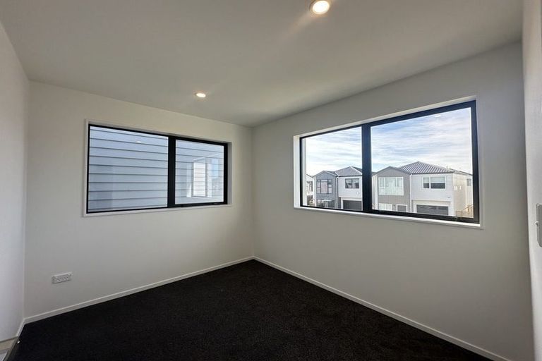 Photo of property in 11 Te Kaapia Road, Papakura, 2110
