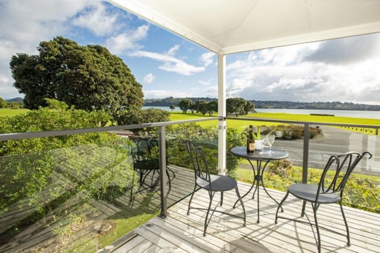 Photo of property in 85 Kiwi Esplanade, Mangere Bridge, Auckland, 2022