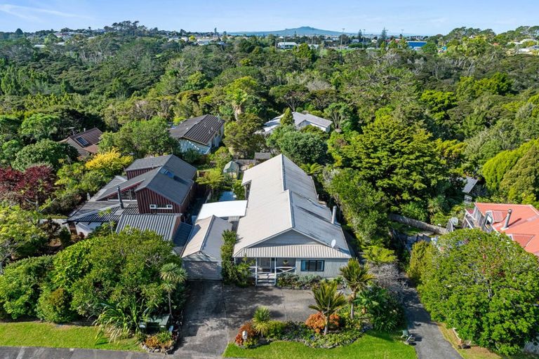 Photo of property in 20 Miraka Place, Birkenhead, Auckland, 0626