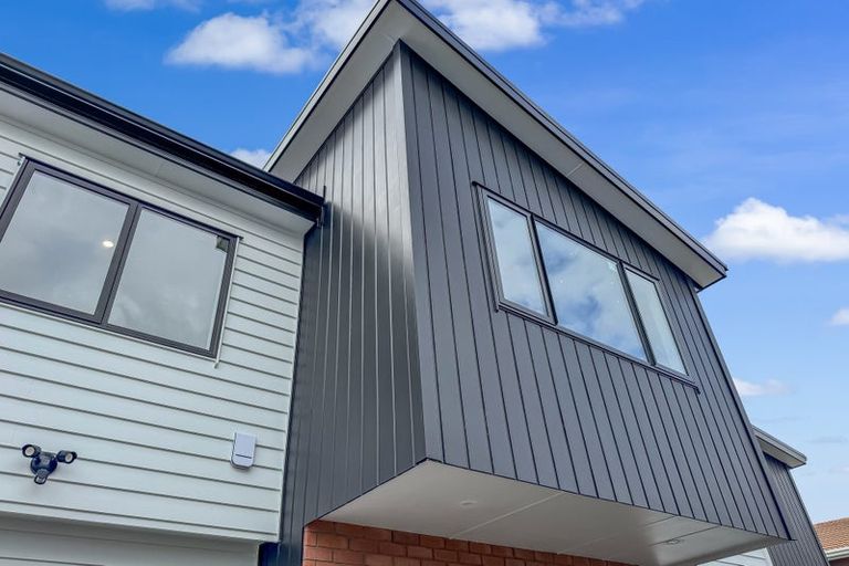 Photo of property in 49b Vera Road, Te Atatu South, Auckland, 0610