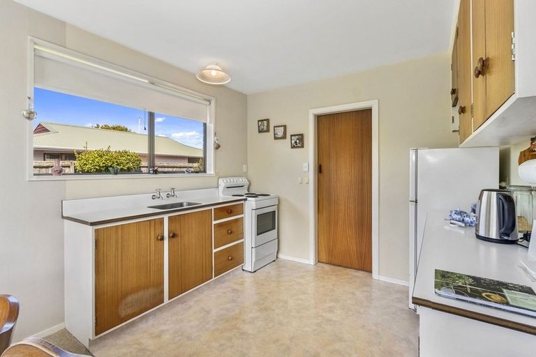 Photo of property in 1/450b Harewood Road, Harewood, Christchurch, 8051