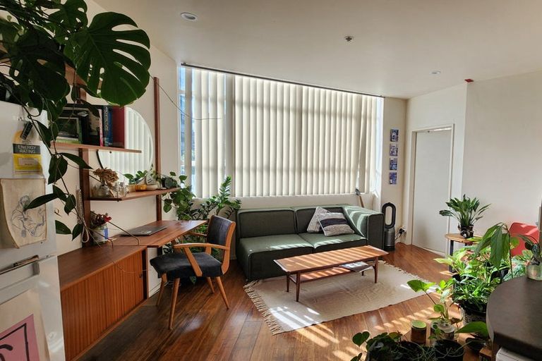 Photo of property in Hume House, 2/152 The Terrace, Wellington Central, Wellington, 6011