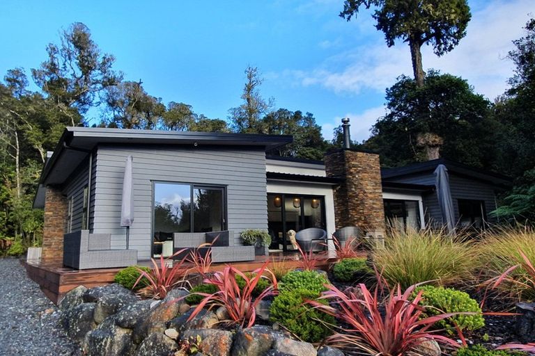 Photo of property in 2 Kakapo Way, Moana, 7875