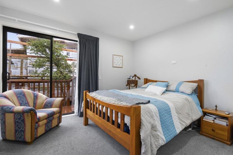Photo of property in 61a Riverstone Drive, Riverstone Terraces, Upper Hutt, 5018