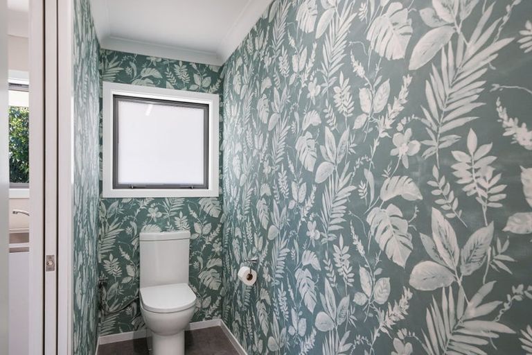 Photo of property in 64 Kotare Street, Waikanae, 5036