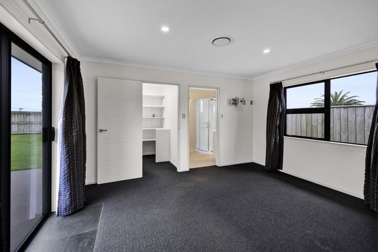 Photo of property in 14 Larlin Drive, Hawera, 4675