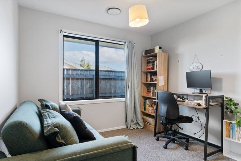 Photo of property in 6 Austin Reid Avenue, Carterton, 5713