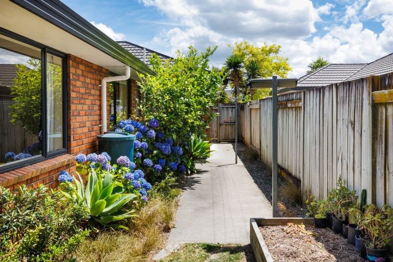 Photo of property in 10 Boston Parade, Kelvin Grove, Palmerston North, 4414