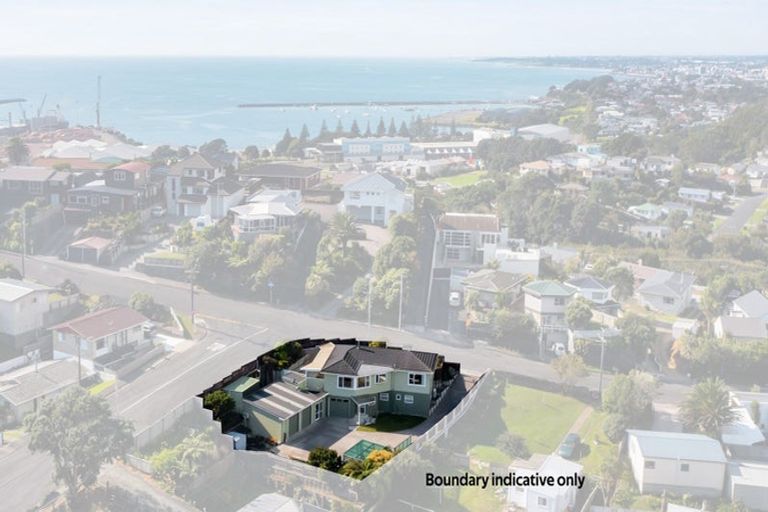 Photo of property in 5 Scott Street, Moturoa, New Plymouth, 4310