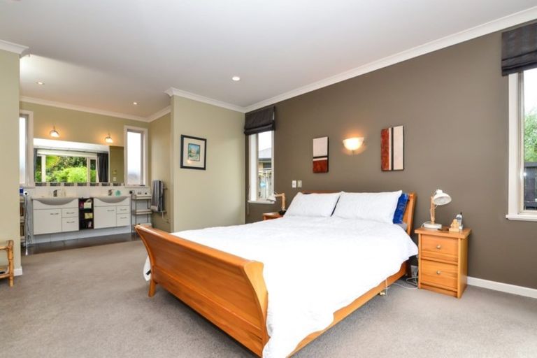 Photo of property in 21 Barrington Drive, Huntington, Hamilton, 3210