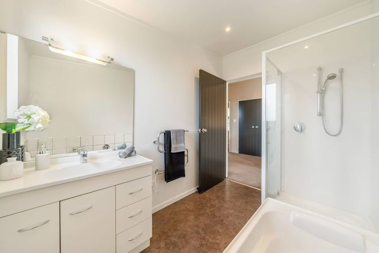 Photo of property in 154a Tirohanga Road, Tirohanga, Lower Hutt, 5010