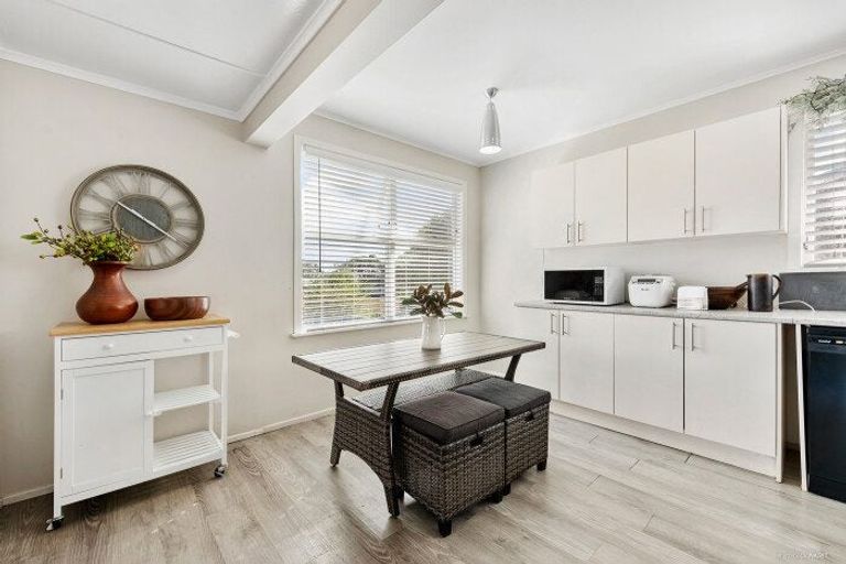 Photo of property in 265 Hepburn Road, Glendene, Auckland, 0602