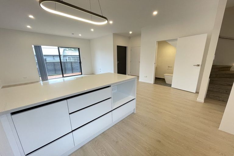 Photo of property in 13e Glendhu Road, Bayview, Auckland, 0629