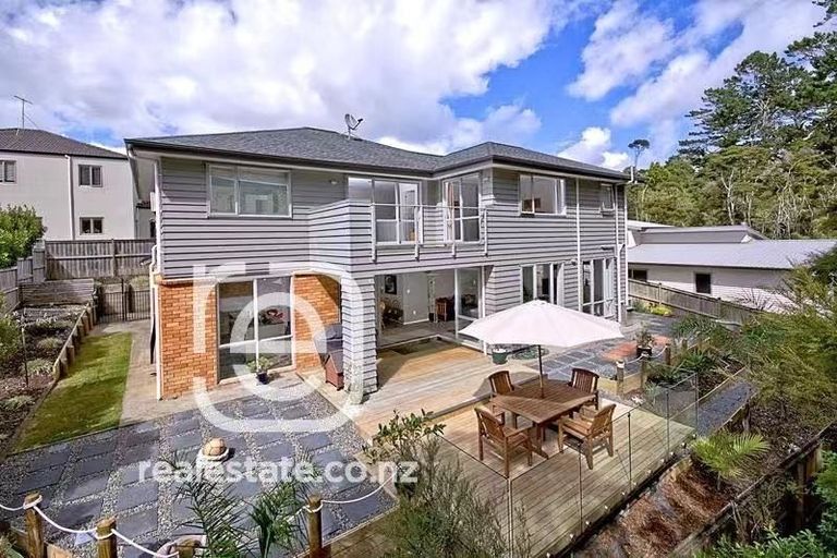 Photo of property in 19 Miromiro Street, Greenhithe, Auckland, 0632