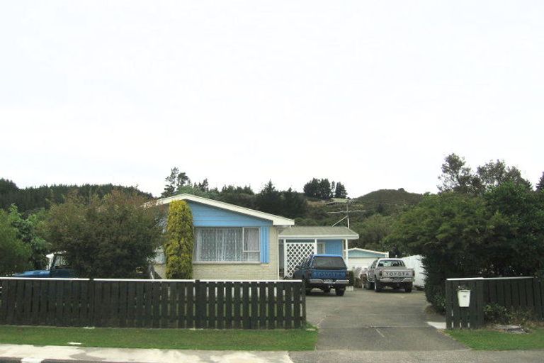 Photo of property in 66 Hillside Drive, Maoribank, Upper Hutt, 5018
