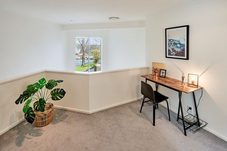 Photo of property in 44 Cheviot Road, Lowry Bay, Lower Hutt, 5013