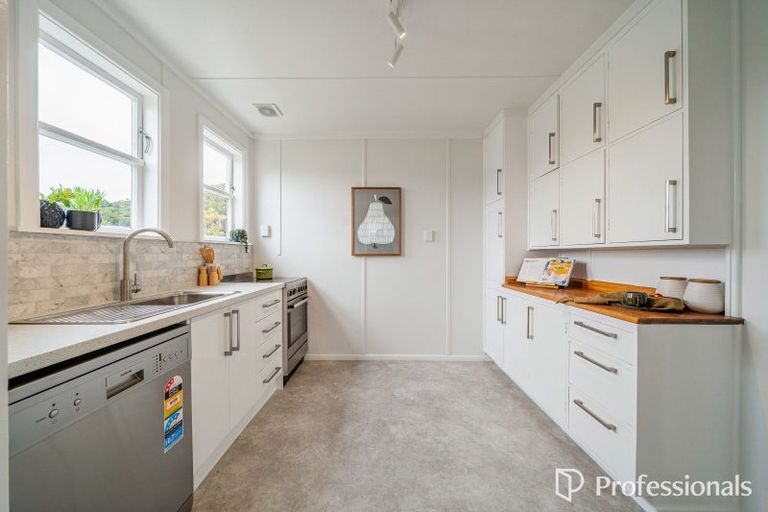 Photo of property in 5 Swainson Street, Naenae, Lower Hutt, 5011