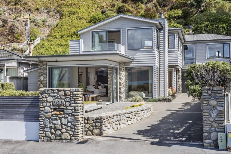 Photo of property in 160 Breaker Bay Road, Breaker Bay, Wellington, 6022