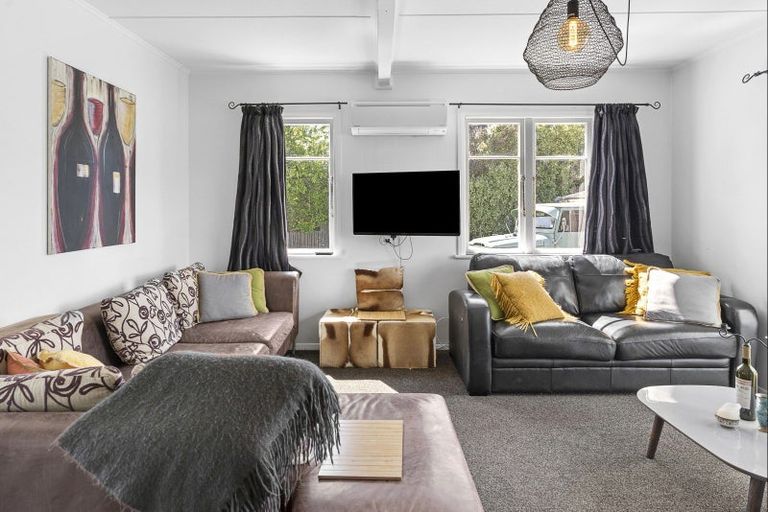 Photo of property in 45 Cologne Street, Martinborough, 5711