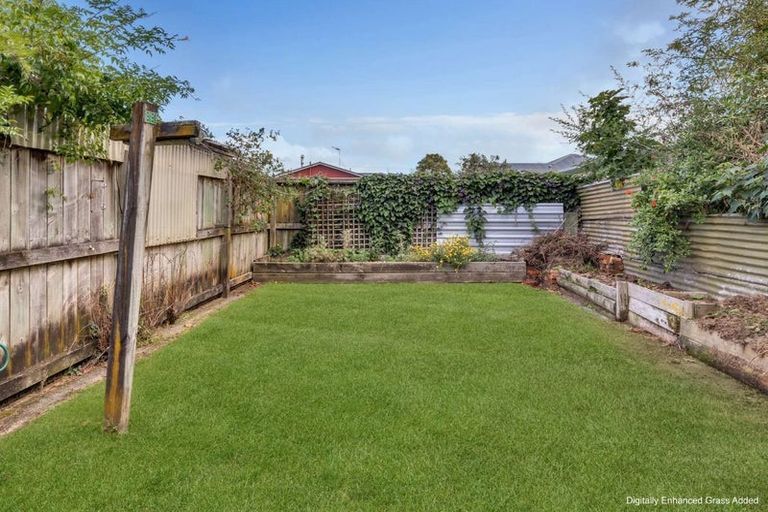 Photo of property in 87 Queen Street West, Levin, 5510