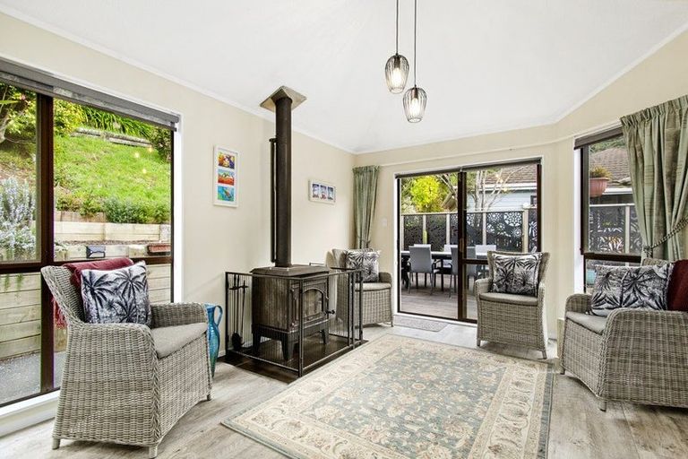 Photo of property in 52 Peterhouse Street, Tawa, Wellington, 5028