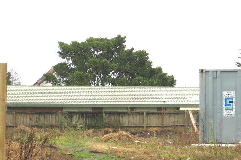 Photo of property in 29 Farquhar Road, Glendene, Auckland, 0602