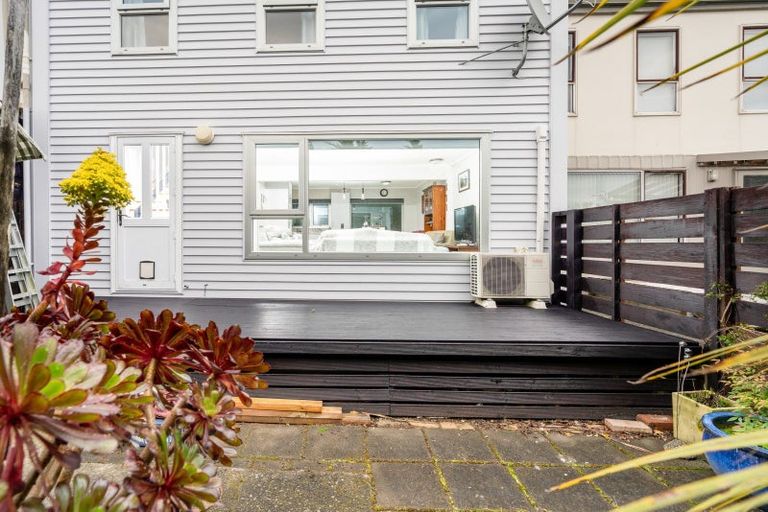 Photo of property in 11 Hollydale Grove, Churton Park, Wellington, 6037