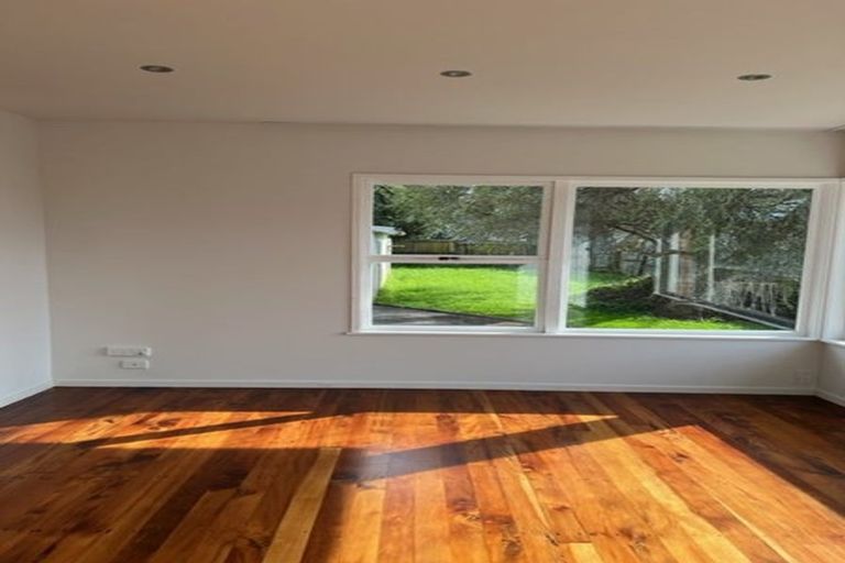 Photo of property in 2/180 Archers Road, Glenfield, Auckland, 0629