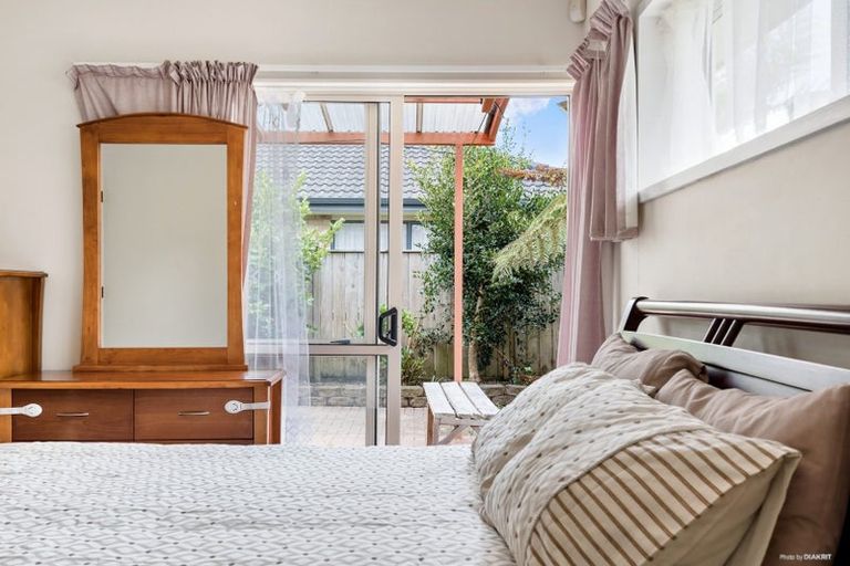 Photo of property in 66 Sandwick Drive, Weymouth, Auckland, 2103