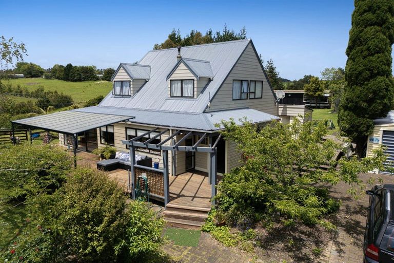 Photo of property in 717 Kaipara Coast Highway, Kaukapakapa, 0871