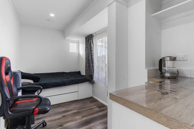 Photo of property in 1/11 Volta Place, Clendon Park, Auckland, 2103