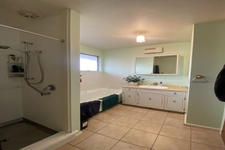 Photo of property in 5 Ilkley Place, Ilam, Christchurch, 8041