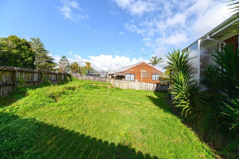 Photo of property in 2 April Place, Red Hill, Papakura, 2110