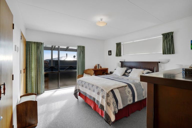 Photo of property in 8b Squire Place, Blagdon, New Plymouth, 4310