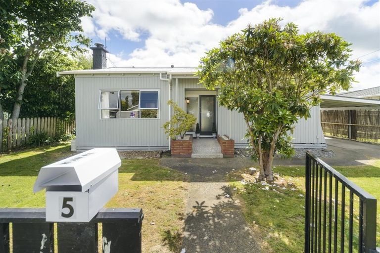 Photo of property in 5 Humphrey Street, Marton, 4710