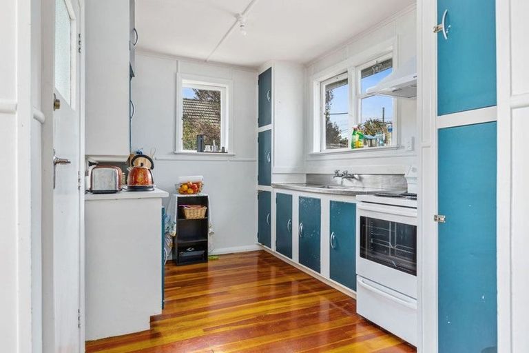 Photo of property in 33 Railway Crescent, Masterton, 5810