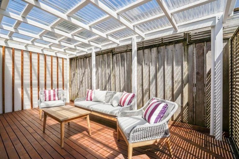 Photo of property in 2/57 Kitchener Road, Milford, Auckland, 0620