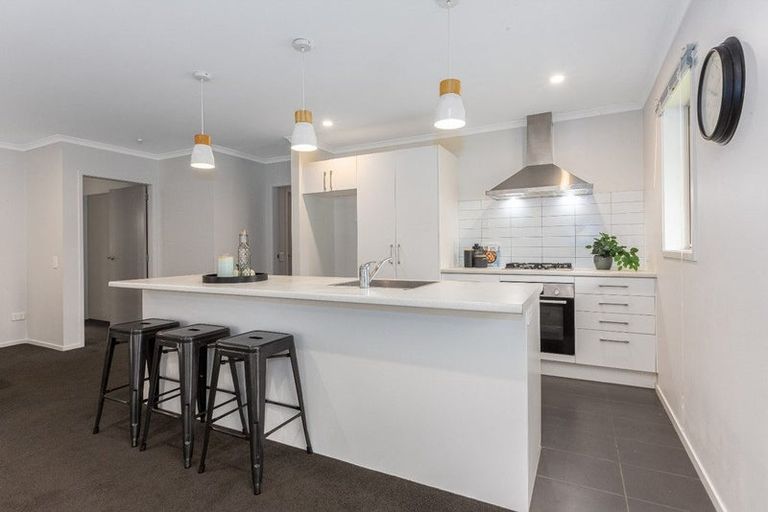 Photo of property in 26 Mooring Close, Whitby, Porirua, 5024