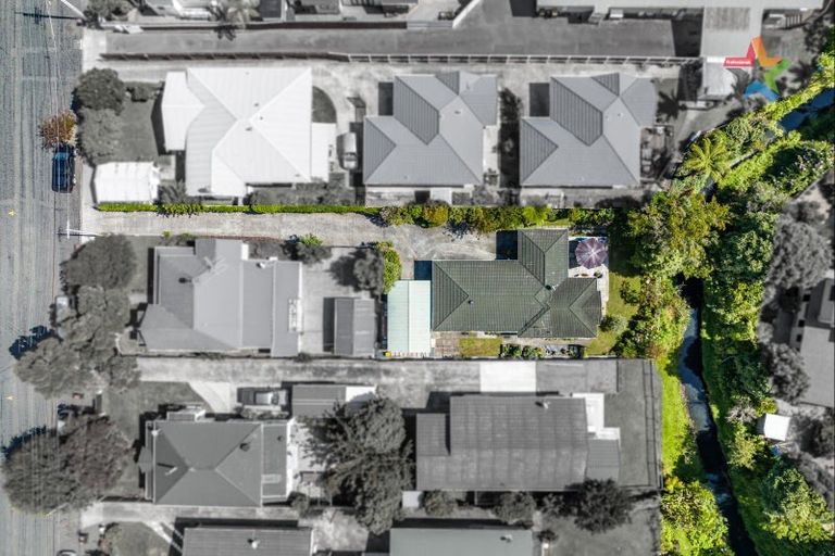 Photo of property in 28a Whites Line West, Woburn, Lower Hutt, 5010