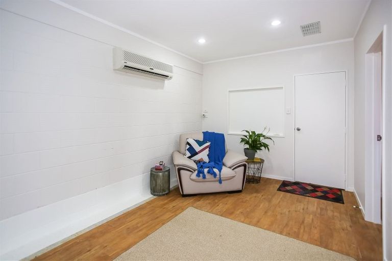 Photo of property in 93a Kanuka Road, Bombay, 2675