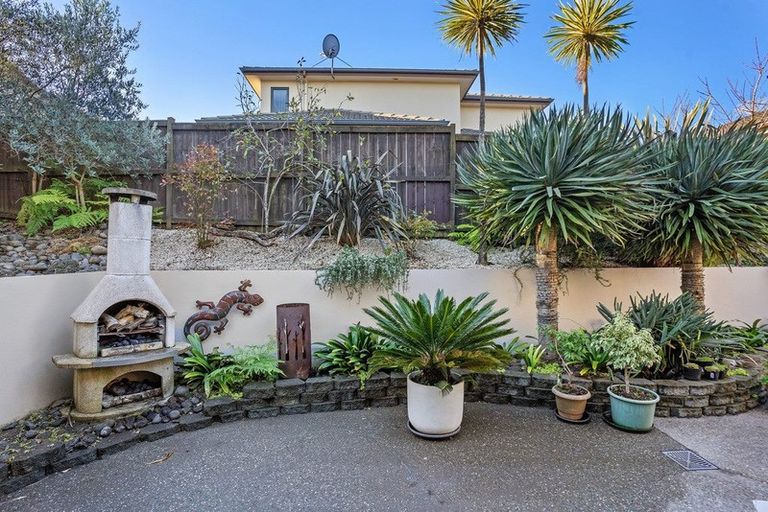 Photo of property in 5 Chateau Rise, Flat Bush, Auckland, 2016