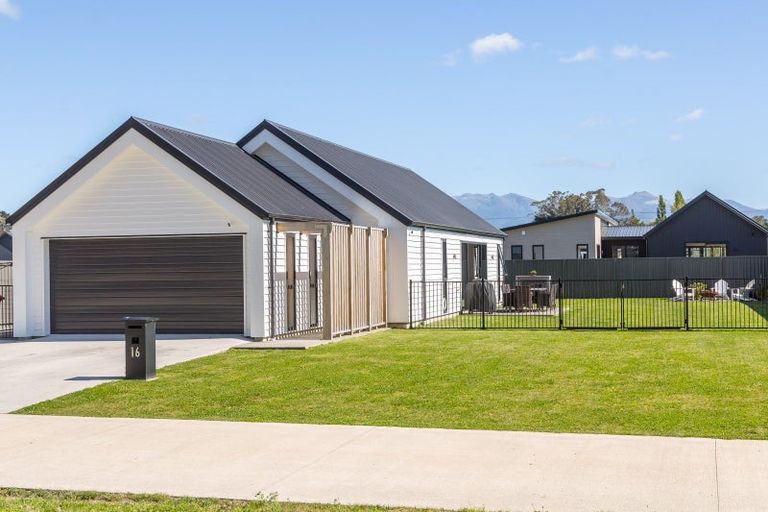Photo of property in 16 Ross Taylor Lane, Masterton, 5810